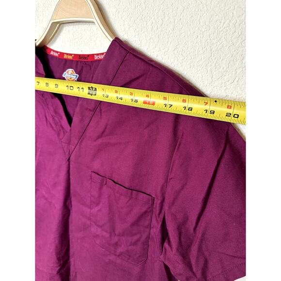 Dickies EDS Signature Scrub Top Women’s XS – Style 83706 Wine Color – V-Neck - Picture 8 of 10